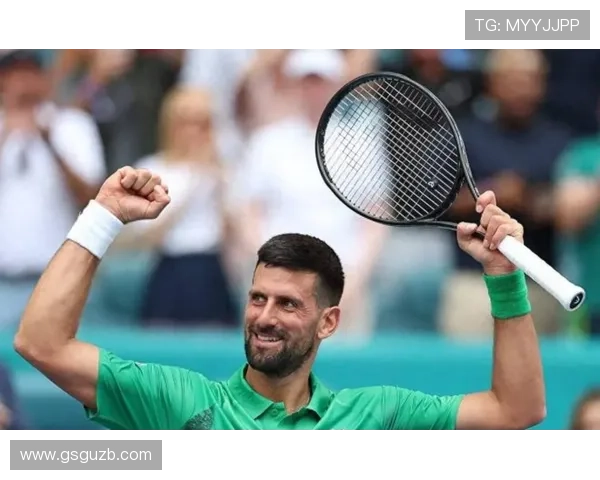 网球大满贯赛事激战正酣，年轻选手崭露头角，老将争夺最后荣耀